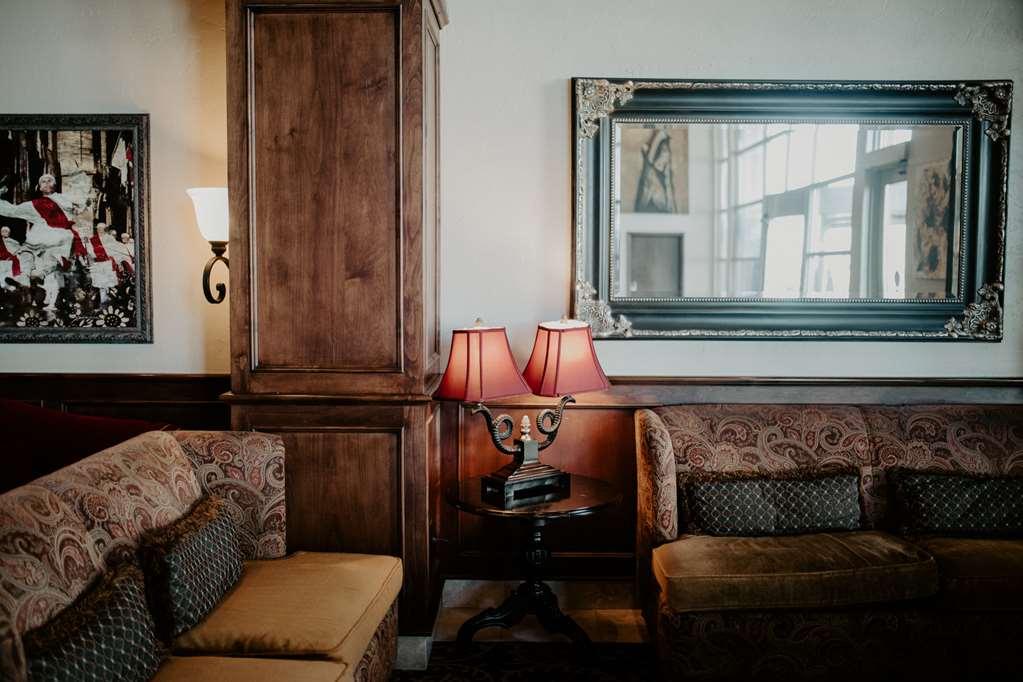Oxford Suites Boise Interior photo