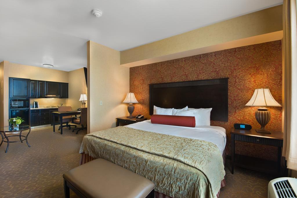Oxford Suites Boise Exterior photo